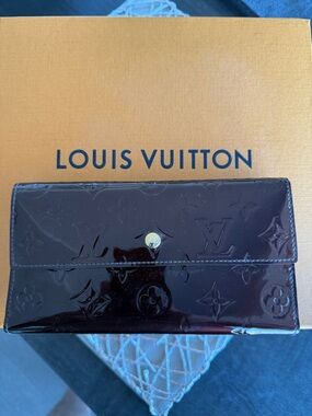 Louis Vuitton Vernis Patent Leather Long Wallet - Burgundy